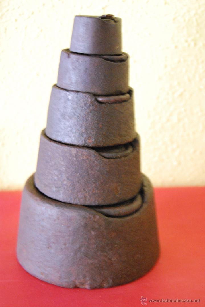 Antig&uuml;edades: ANTIGUO JUEGO DE PESAS DE HIERRO - Foto 1