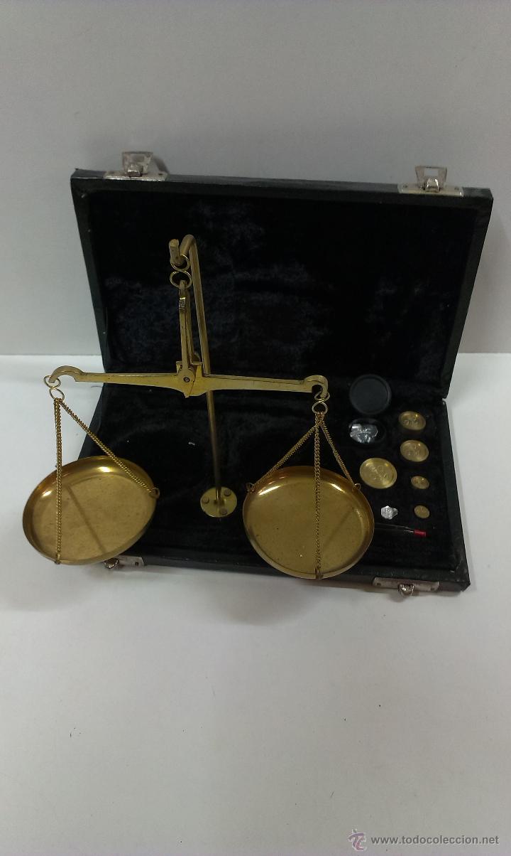 Antig&uuml;edades: BONITA BASCULA DE PRECISION CON SU ESTUCHE - Foto 1