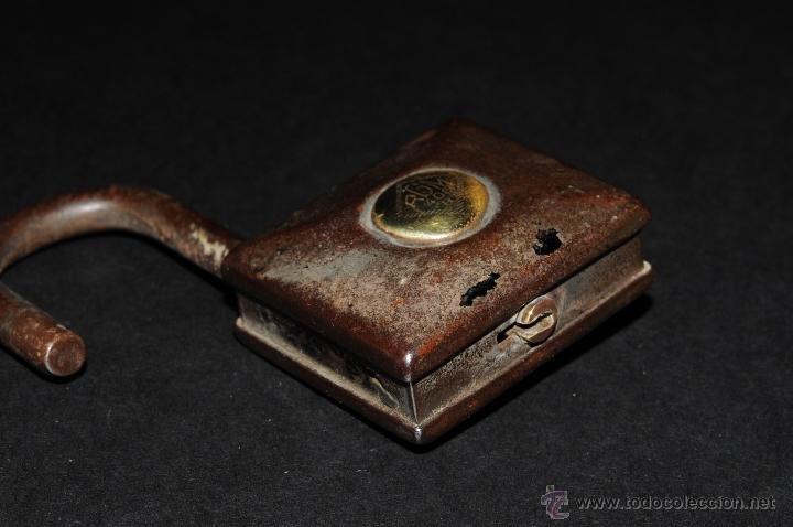 Antig&uuml;edades: ANTIGUO CANDADO CON SU LLAVE RGM 406 B, FUNCIONA - Foto 6