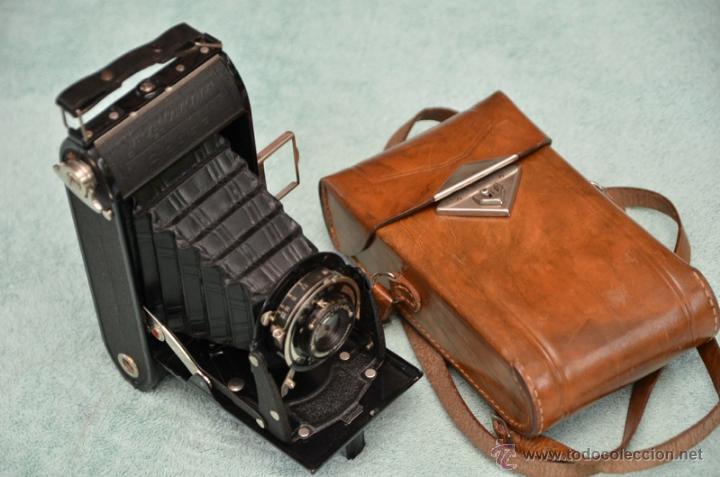 Antig&uuml;edades: C&aacute;mara Voigtlander Bessa. 1930 - Foto 1