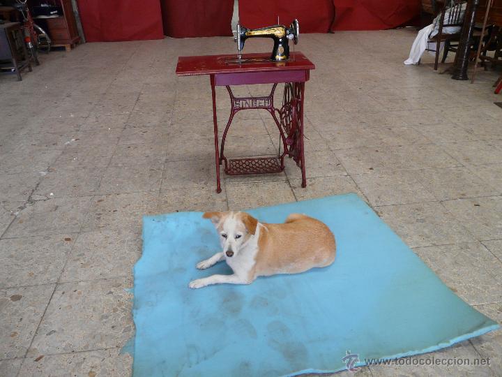 Antig&uuml;edades: MAQUINA DE COSER SINGER - Foto 1