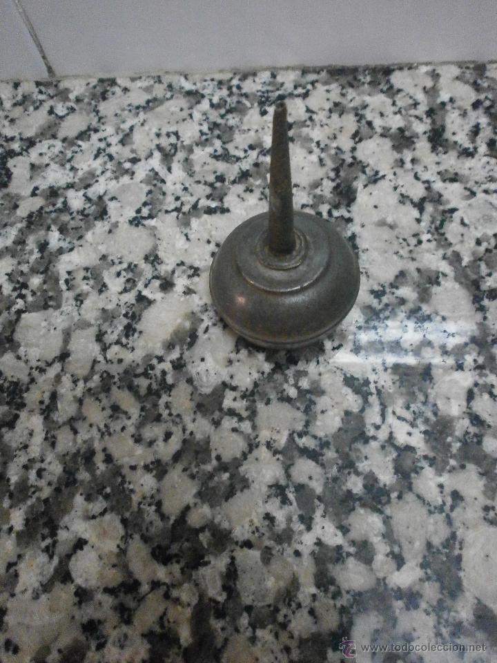 Antig&uuml;edades: ANTIGUA ACEITERA MAQUINA DE COSER - Foto 1