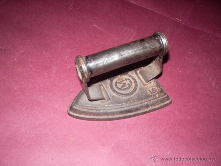 Antig&uuml;edades: PLANCHA ANTIG&Uuml;A DE HIERRO - Foto 2