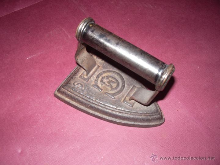 Antig&uuml;edades: PLANCHA ANTIG&Uuml;A DE HIERRO - Foto 3