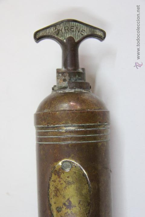 Antig&uuml;edades: EXTINTOR MARCA PYRENE ( MUY ANTIGUO ) - Foto 2