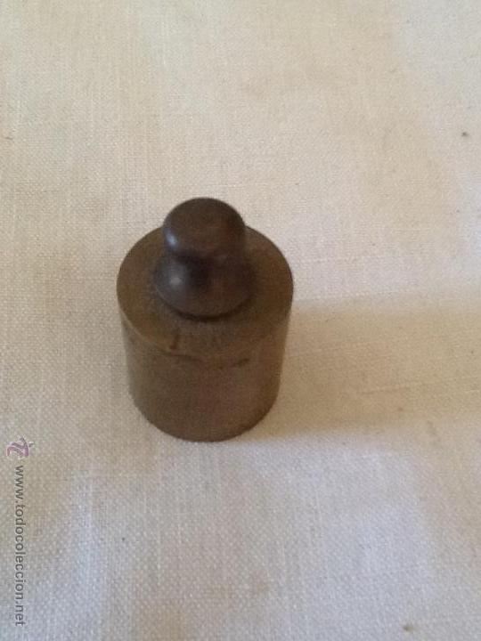 Antig&uuml;edades: ANTIGUA PESA BRONCE. 100 gramos. - Foto 1