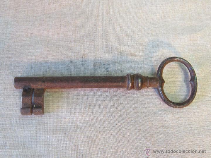 Antig&uuml;edades: llave antigua de forja - Foto 1