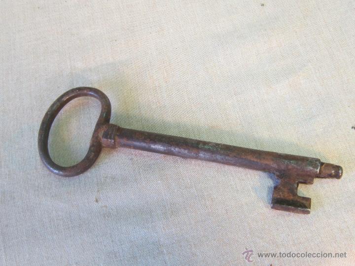 Antig&uuml;edades: llave antigua de forja - Foto 1