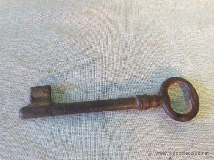 Antig&uuml;edades: llave antigua de forja - Foto 1