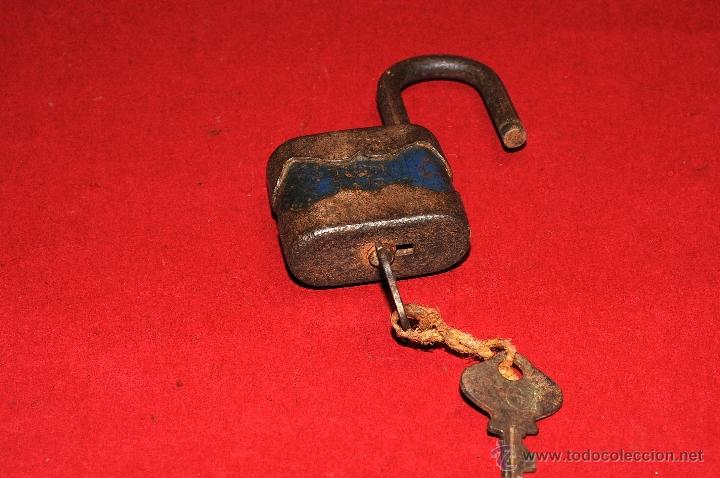 Antig&uuml;edades: ANTIGUO CANDADO RGM CON SU LLAVE - Foto 1