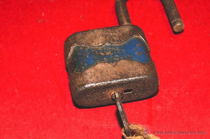 Antig&uuml;edades: ANTIGUO CANDADO RGM CON SU LLAVE - Foto 2