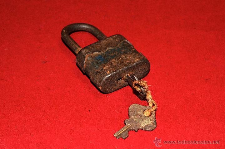 Antig&uuml;edades: ANTIGUO CANDADO RGM CON SU LLAVE - Foto 3
