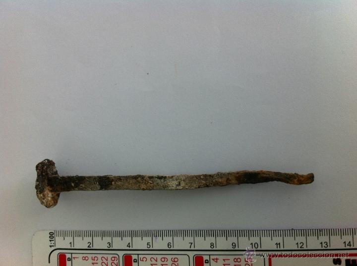 Antig&uuml;edades: ANTIGUO CLAVO DE FORJA. 13 CMS. LONGITUD - Foto 4