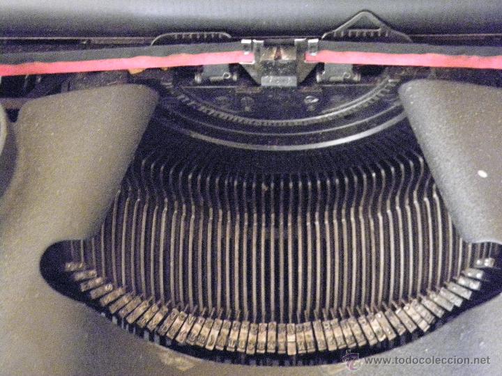 Antig&uuml;edades: M&aacute;quina de escribir Hispano Olivetti M40 - Foto 5