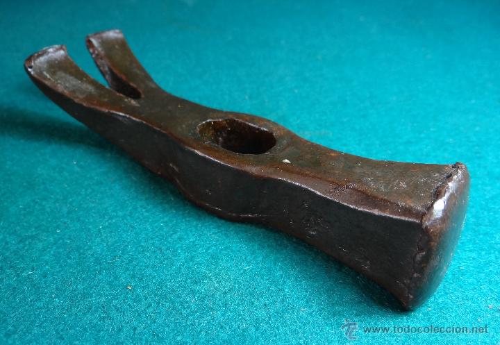 Antig&uuml;edades: ANTIGUO MARTILLO CARPINTERO CON SACACLAVOS. FORJA. * - Foto 1