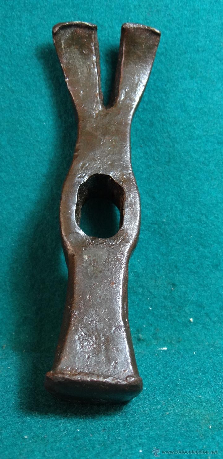 Antig&uuml;edades: ANTIGUO MARTILLO CARPINTERO CON SACACLAVOS. FORJA. * - Foto 2
