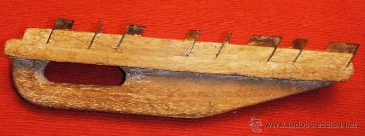 Antig&uuml;edades: HERRAMIENTA RASPADOR DE MADERA Y HIERRO - Foto 1