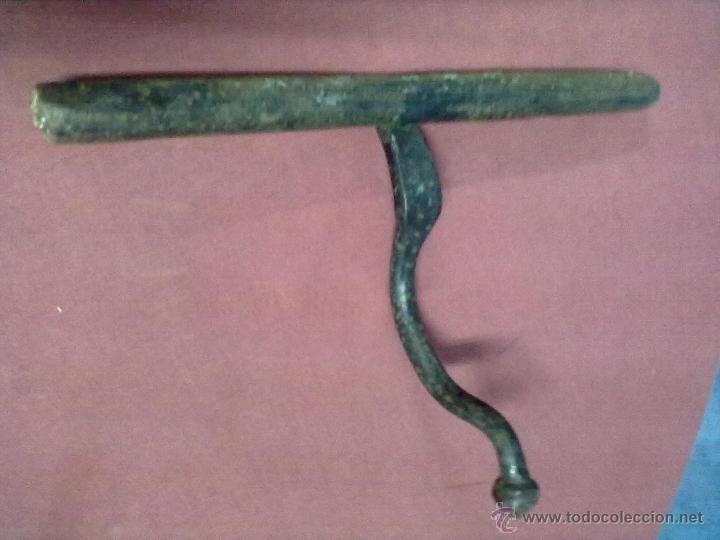 Antig&uuml;edades: CERROJO PASADOR HIERRO - Foto 2