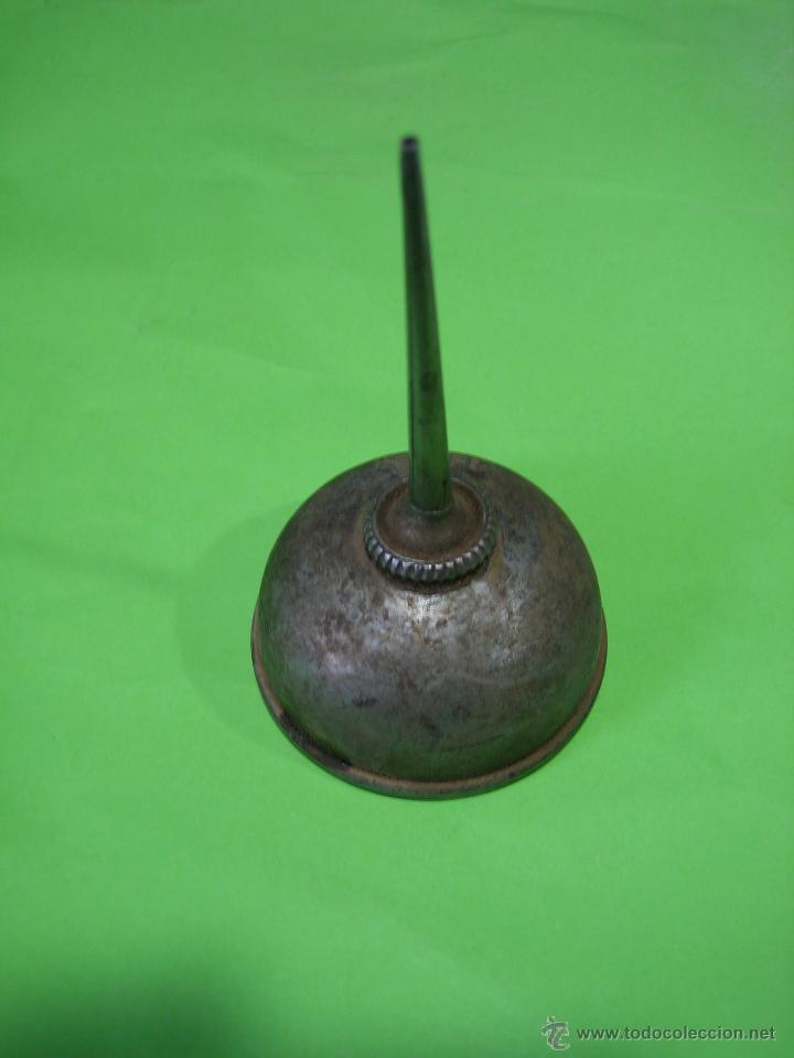 Antig&uuml;edades: aceitera Refray para maquina de coser - Foto 1