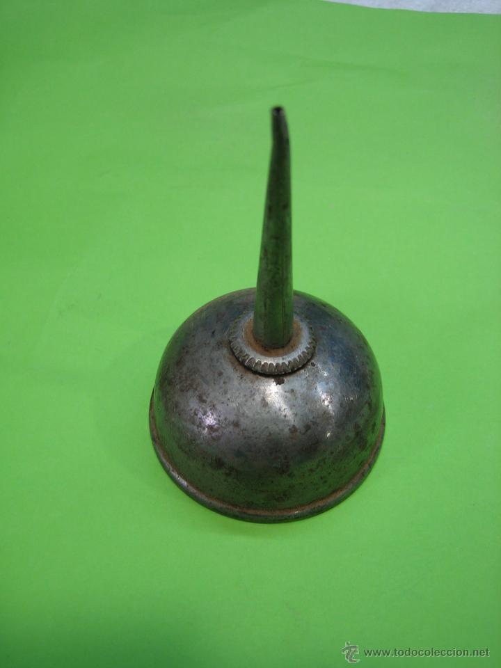 Antig&uuml;edades: Aceitera paramaquina de coser Sigma - Foto 1