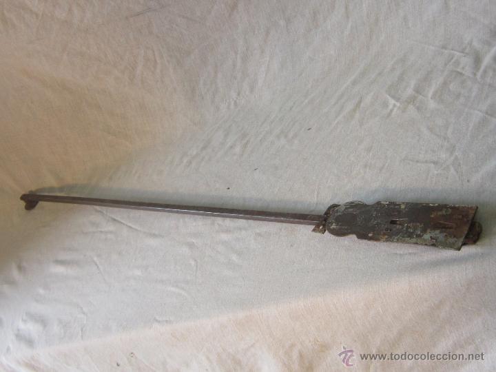 Antig&uuml;edades: PESTILLO ANTIGUO DE FORJA - Foto 5