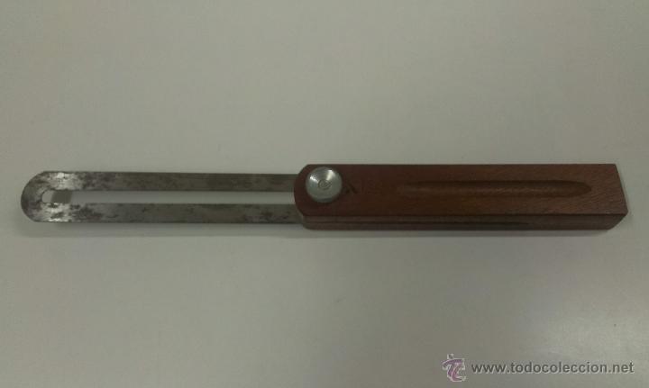Antig&uuml;edades: FALSA ESCUADRA DE CARPINTERIA . MARCA ACESA - Foto 2