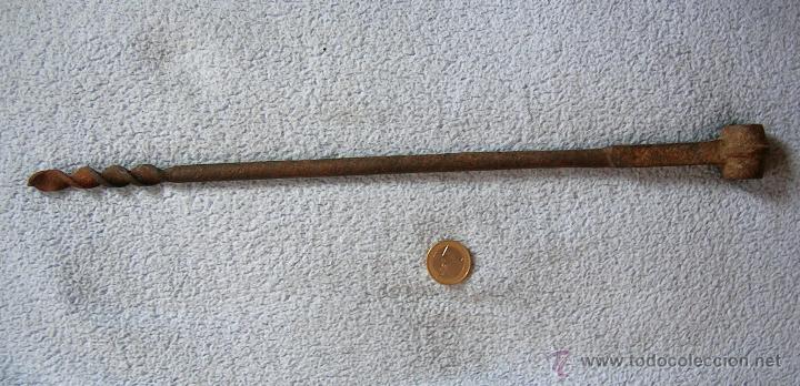 Antig&uuml;edades: ANTIGUO Y LARGO BERBIQU&Iacute; DE 39 CMS. TALADRO. - Foto 1