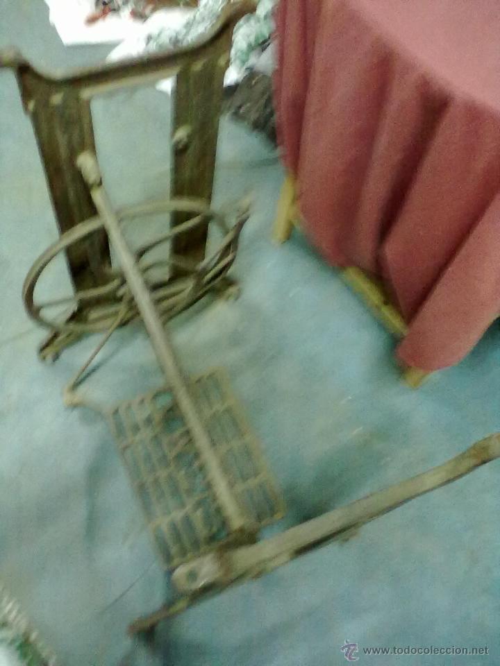 Antig&uuml;edades: PIE DE HIERRO SIGMA MAQUINA DE COSER - Foto 2