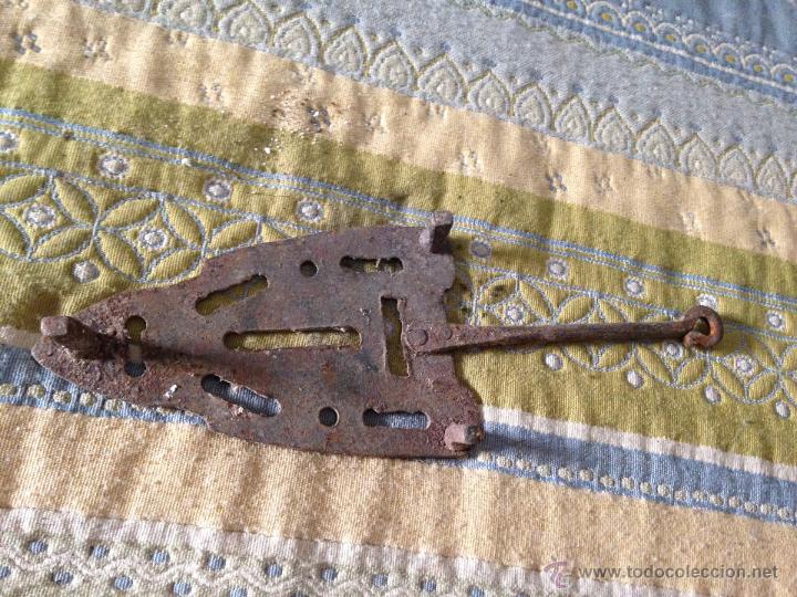 Antig&uuml;edades: Plancha de hierro con planchero (soporte) S. XIX - Foto 6