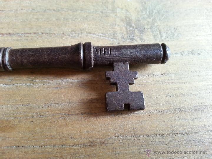 Antig&uuml;edades: ANTIGUA Y RARA LLAVE DE FORJA 7 CM. - Foto 2