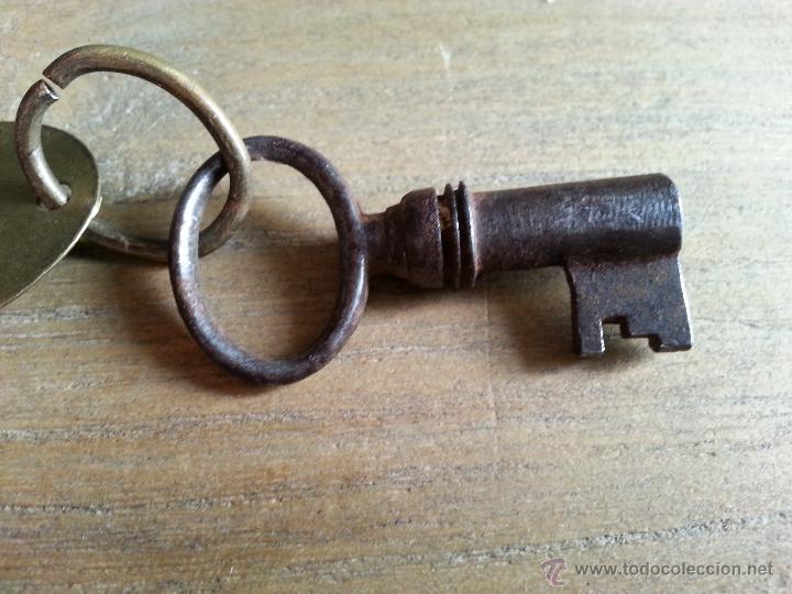 Antig&uuml;edades: ANTIGUA LLAVE DE FORJA 4 CM - Foto 1