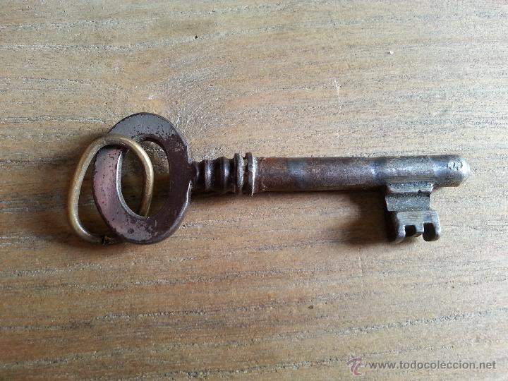 Antig&uuml;edades: ANTIGUA LLAVE DE FORJA 7 CM. - Foto 1