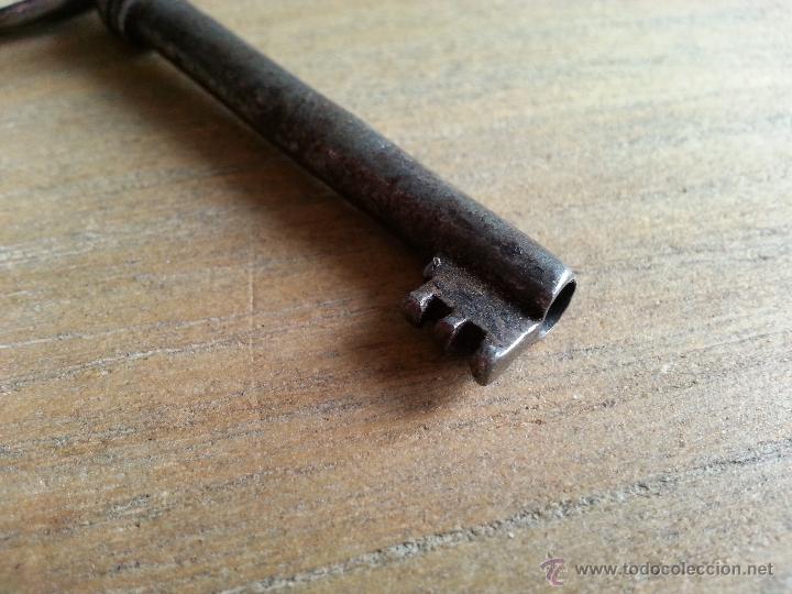 Antig&uuml;edades: ANTIGUA LLAVE DE FORJA 7 CM - Foto 3