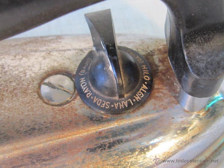 Antig&uuml;edades: PLANCHA ELECTRICA ANTIGUA SOLAC - Foto 2