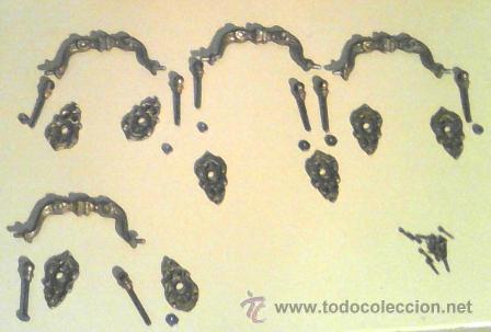 Antig&uuml;edades: Cuatro manillas de bronce para cajones - Foto 1