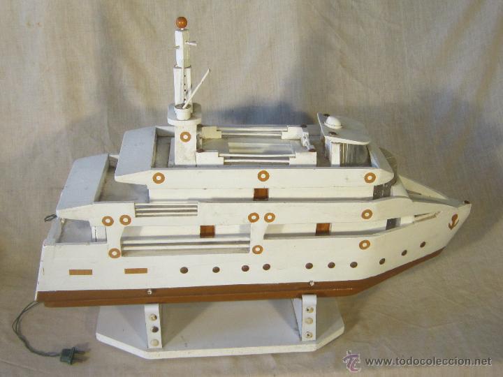 Antig&uuml;edades: BARCO DE PASAJEROS DE MADERA - Foto 1