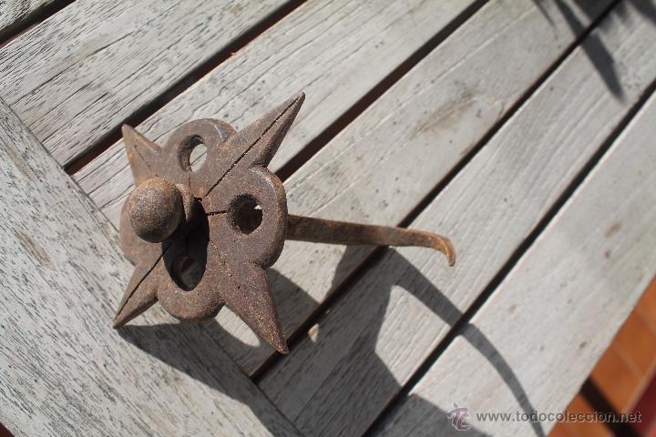 Antig&uuml;edades: Clavos de Forja para Port&oacute;n - Foto 3