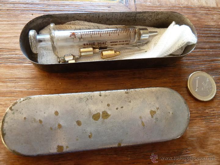 Antig&uuml;edades: Jeringuilla con estuche y 6 agujas - Foto 2
