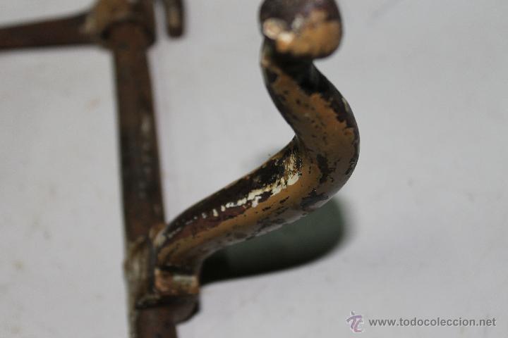 Antig&uuml;edades: PESTILLO (CERROJO) DE HIERRO - Foto 5