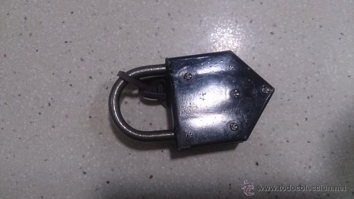 Antig&uuml;edades: CANDADO ANTIGUO DE HIERRO CON SU LLAVE - Foto 3
