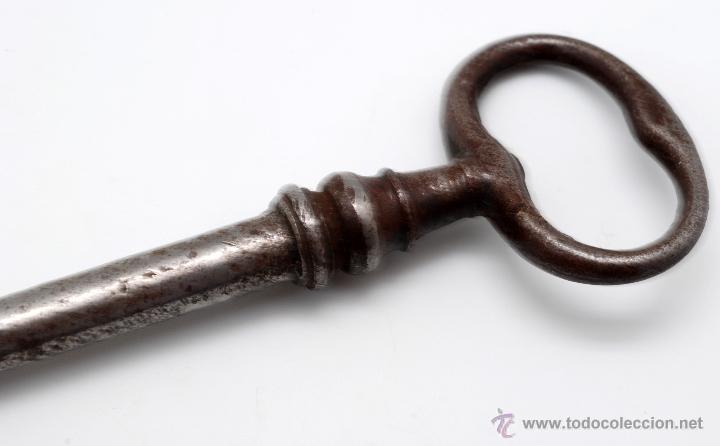 Antig&uuml;edades: Llave hierro forjado S XIX - Foto 2