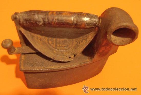 Antig&uuml;edades: PLANCHA DE CARBON CON CHIMENEA - Foto 6