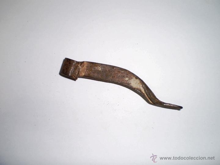 Antig&uuml;edades: CLAVO DE ALBA&Ntilde;IL (SUJECCION) 12 CMS - Foto 1