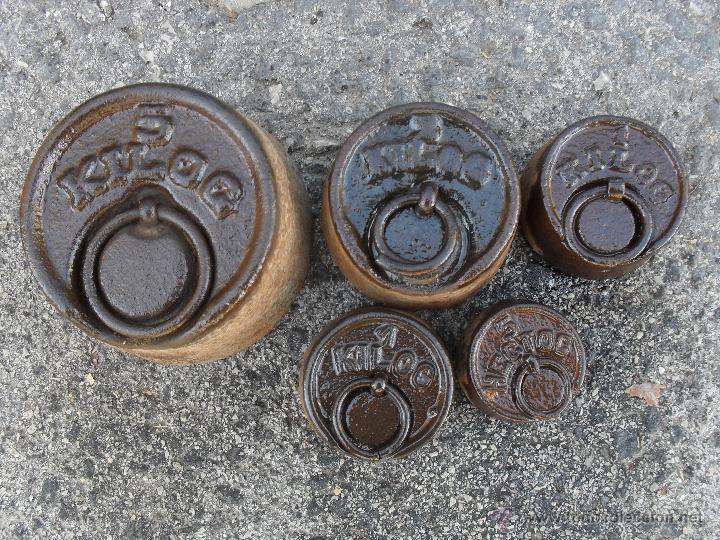 Antig&uuml;edades: JUEGO DE CINCO PESAS DE HIERRO ,NUMERO 2 - Foto 1
