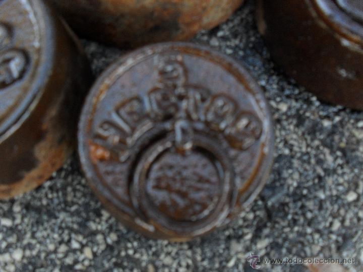Antig&uuml;edades: JUEGO DE CUARTO PESAS DE HIERRO , NUMERO 3 - Foto 1