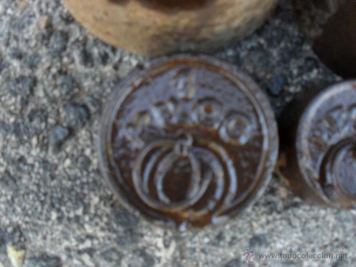 Antig&uuml;edades: JUEGO DE CUARTO PESAS DE HIERRO , NUMERO 3 - Foto 4