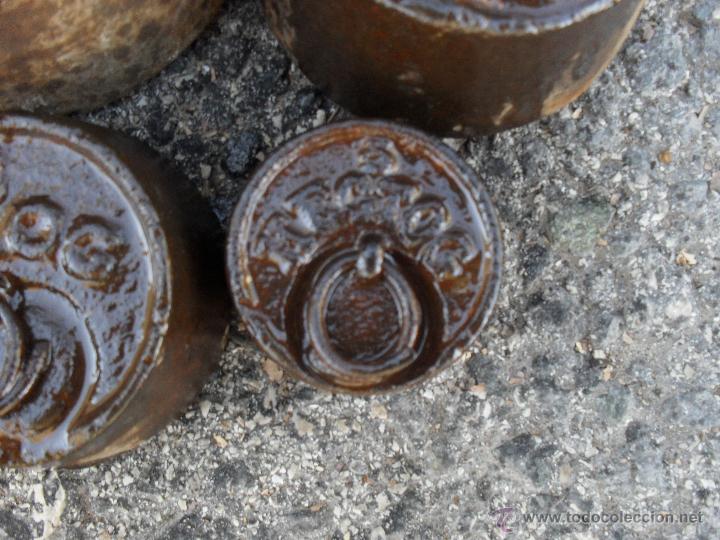 Antig&uuml;edades: JUEGO DE CUARTO PESAS DE HIERRO , NUMERO 3 - Foto 5