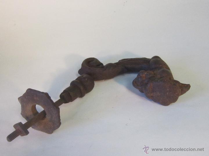 Antig&uuml;edades: llamador en hierro de forja antiguo - Foto 4