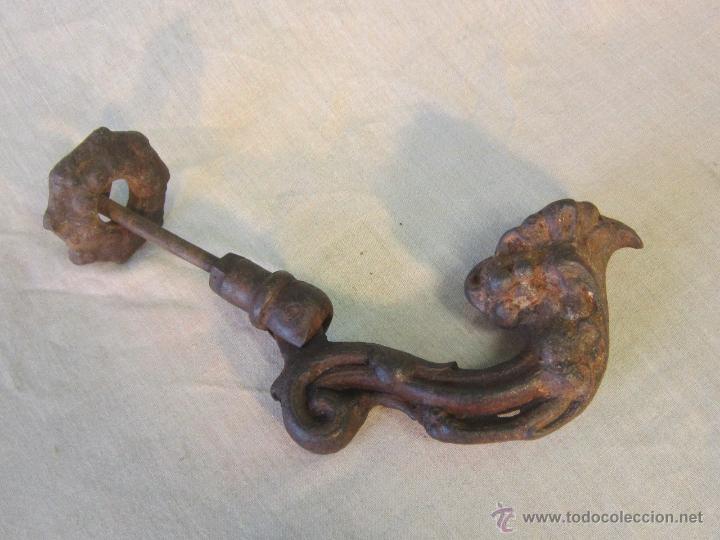 Antig&uuml;edades: llamador en hierro de forja antiguo - Foto 6