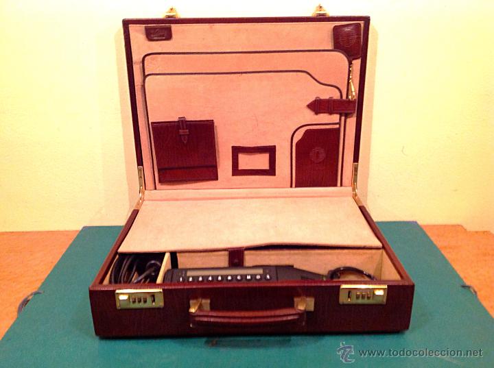 Tel&eacute;fonos: Antiguo tel&eacute;fono con malet&iacute;n en piel funciona - Foto 9